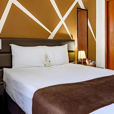 El Centurion Hotel Trujillo Exterior photo