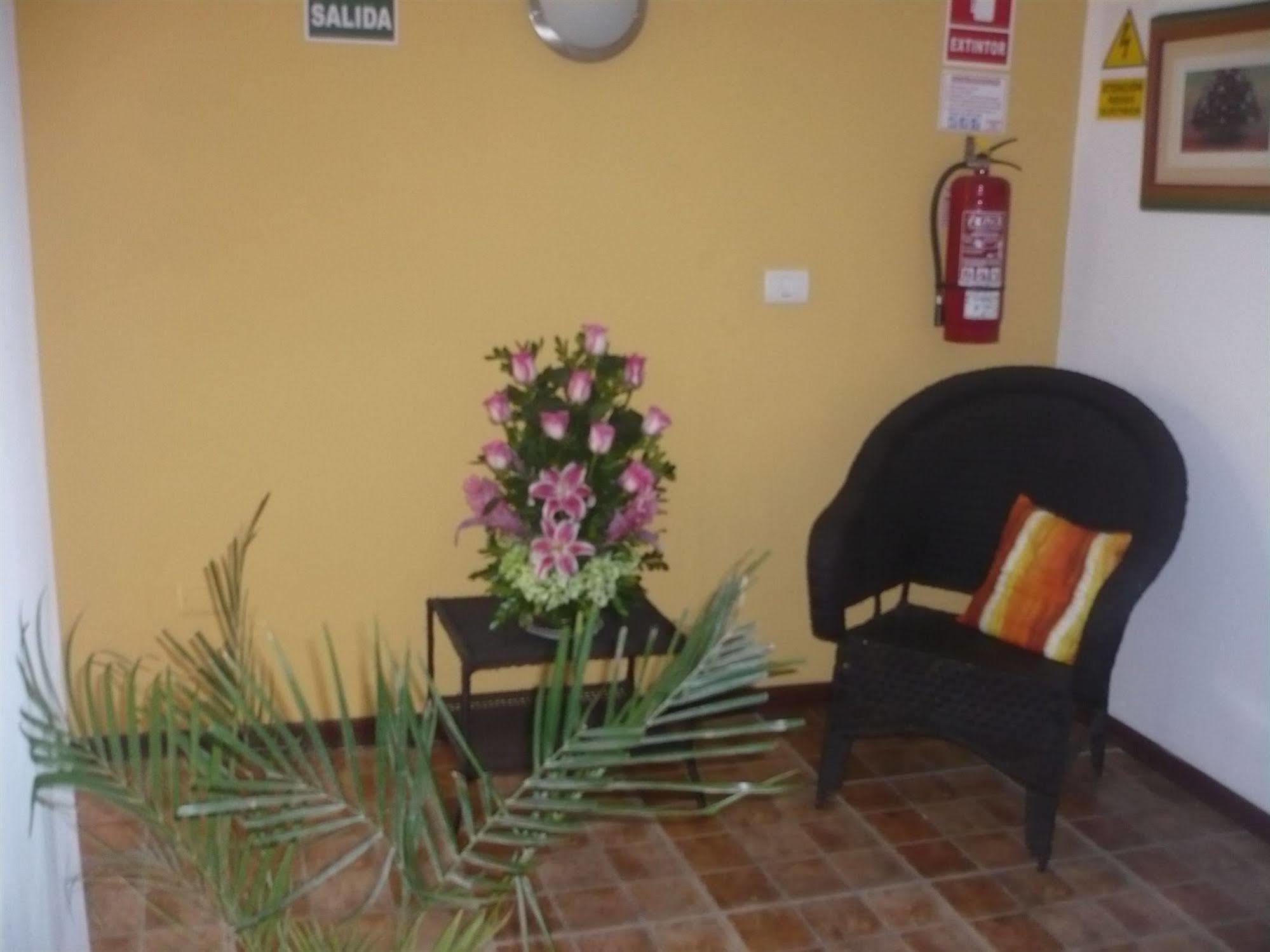 El Centurion Hotel Trujillo Exterior photo